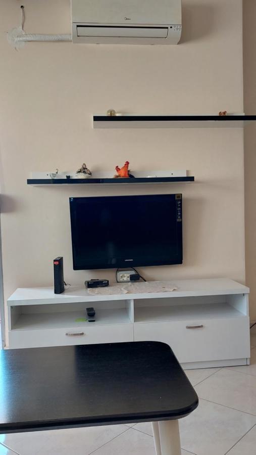 Sweetview 2-Bedroom Apartment With 3 Balcony Seaview Vlore Bagian luar foto