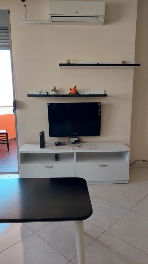 Sweetview 2-Bedroom Apartment With 3 Balcony Seaview Vlore Bagian luar foto